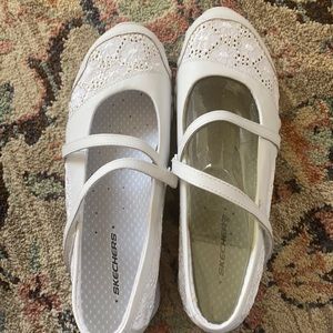 White sketchers
